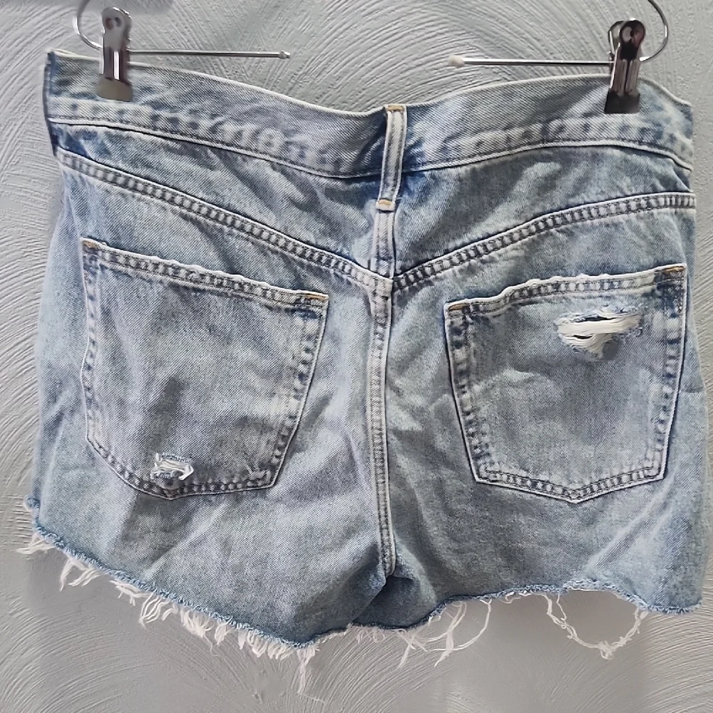 GAP Light Blue Distressed Jean Shorts - Picture 4 of 4